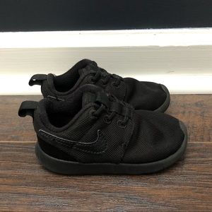 Toddler Nike Shoes size 7c